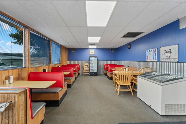 210 W Broadway Ave, Reardan, WA 99029