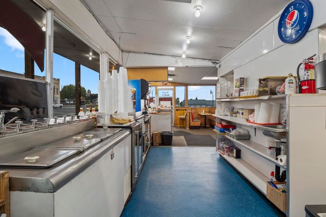 210 W Broadway Ave, Reardan, WA 99029