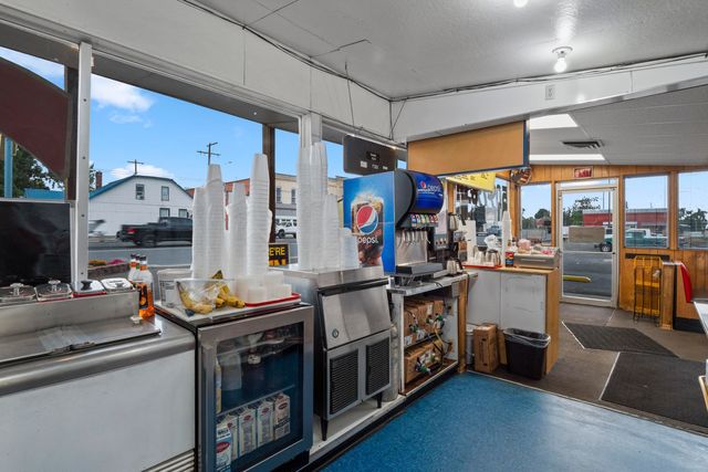 210 W Broadway Ave, Reardan, WA 99029