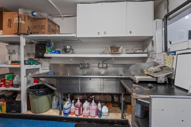 210 W Broadway Ave, Reardan, WA 99029