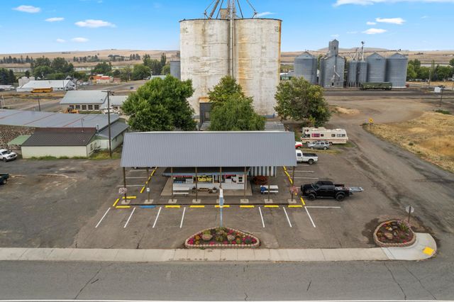 210 W Broadway Ave, Reardan, WA 99029