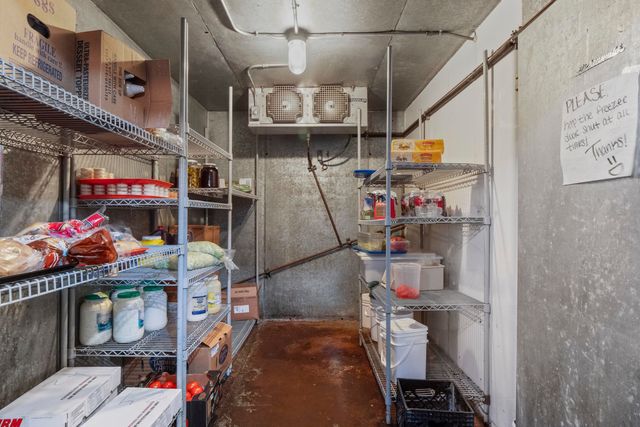 210 W Broadway Ave, Reardan, WA 99029