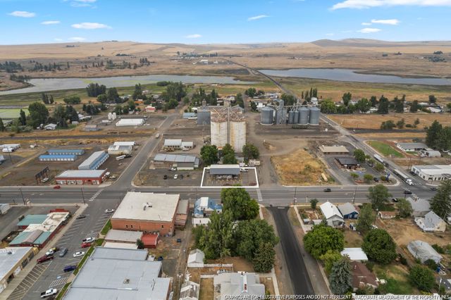 210 W Broadway Ave, Reardan, WA 99029