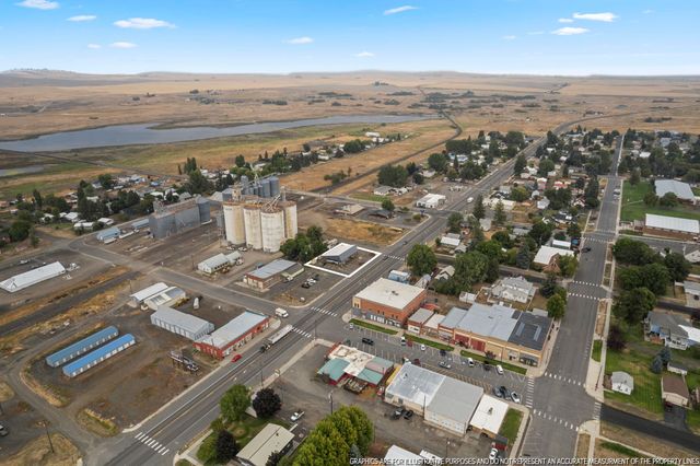 210 W Broadway Ave, Reardan, WA 99029