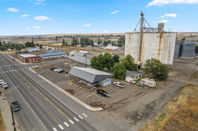 210 W Broadway Ave, Reardan, WA 99029