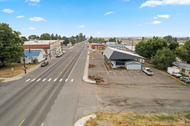 210 W Broadway Ave, Reardan, WA 99029
