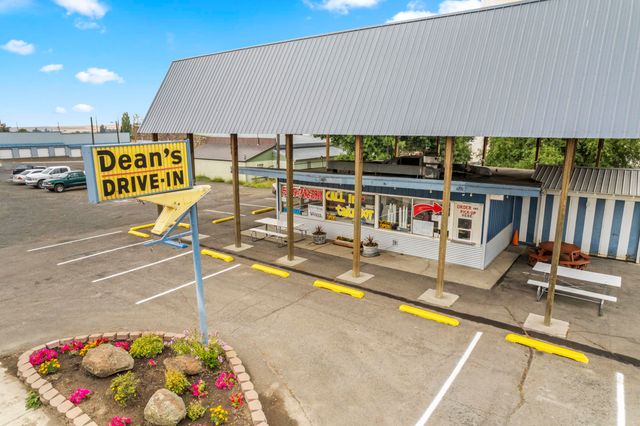 210 W Broadway Ave, Reardan, WA 99029