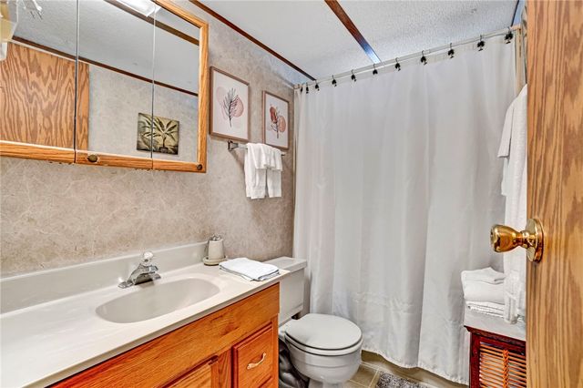 225 Nicholson Cove Road, Seneca, SC 29672