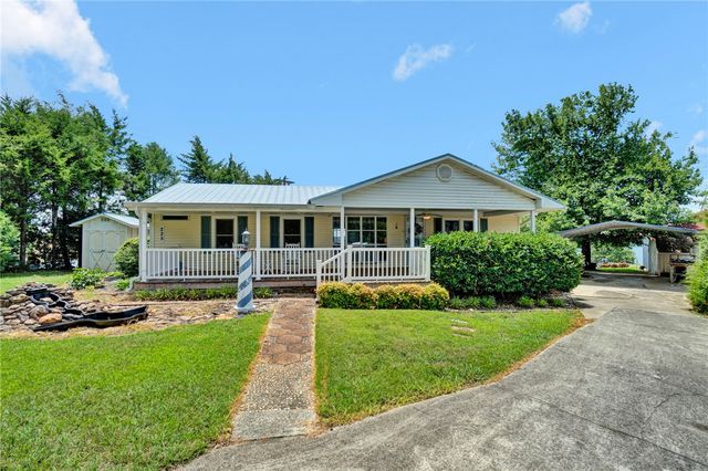 225 Nicholson Cove Road, Seneca, SC 29672