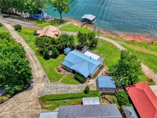 225 Nicholson Cove Road, Seneca, SC 29672