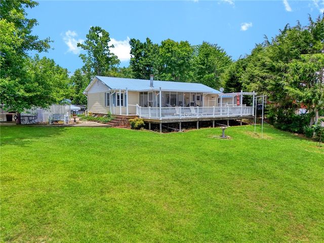 225 Nicholson Cove Road, Seneca, SC 29672