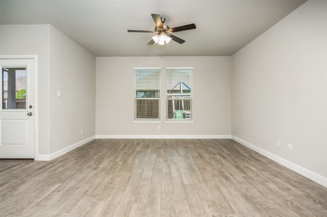 5267 Mountain View Drive, Krum, TX 76249