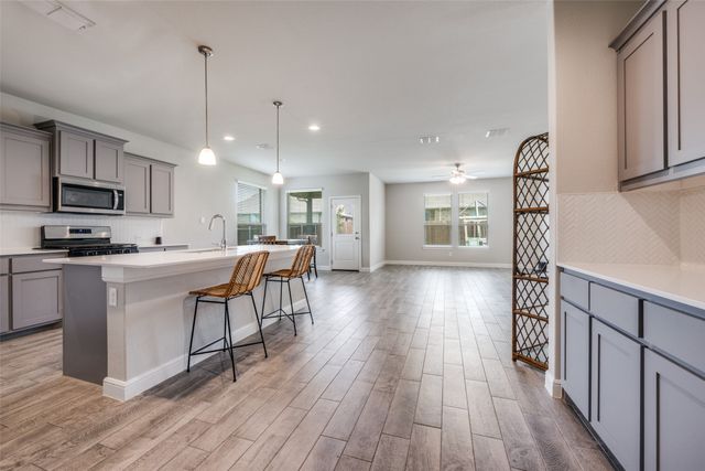 5267 Mountain View Drive, Krum, TX 76249