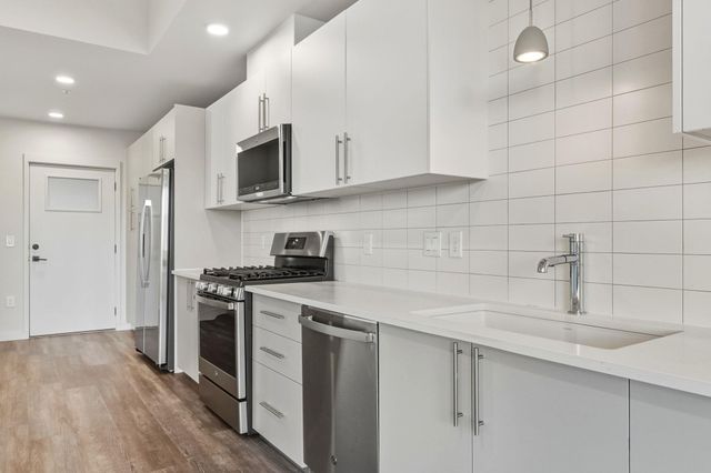 4004 Banister Ln LN 310, Austin, TX 78704