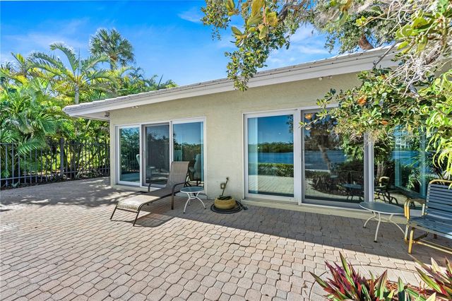 1320 MOONMIST DRIVE B-11, Sarasota, FL 34242