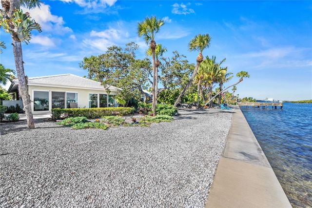 1320 MOONMIST DRIVE B-11, Sarasota, FL 34242