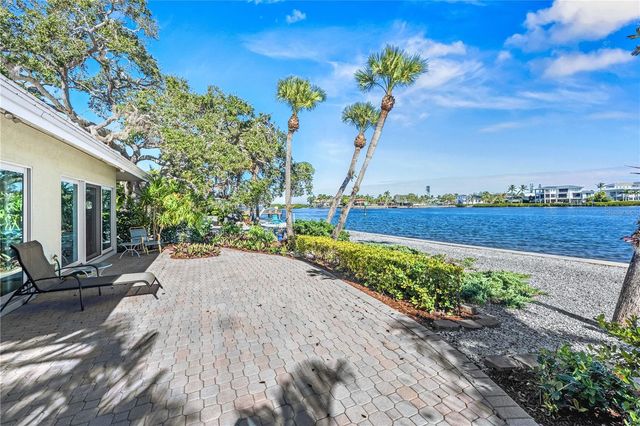 1320 MOONMIST DRIVE B-11, Sarasota, FL 34242