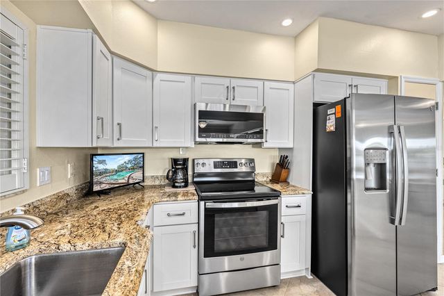 1320 MOONMIST DRIVE B-11, Sarasota, FL 34242