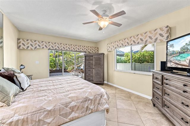 1320 MOONMIST DRIVE B-11, Sarasota, FL 34242