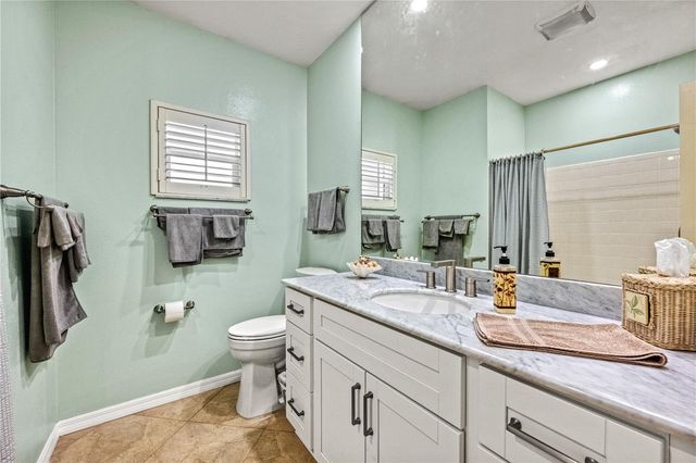 1320 MOONMIST DRIVE B-11, Sarasota, FL 34242