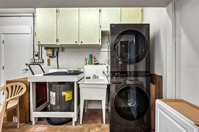 1320 MOONMIST DRIVE B-11, Sarasota, FL 34242