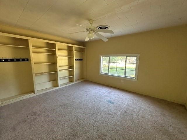 612 S East Street, Edna, TX 77957