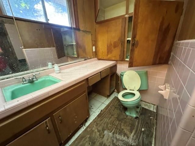 612 S East Street, Edna, TX 77957