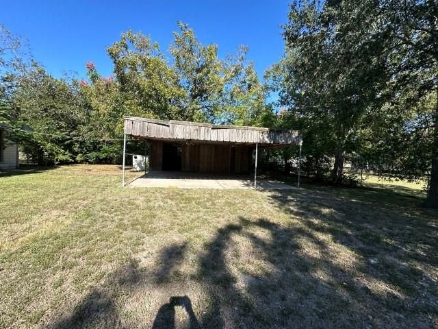 612 S East Street, Edna, TX 77957
