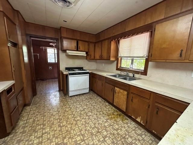 612 S East Street, Edna, TX 77957