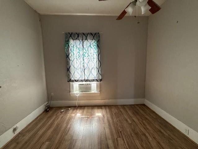 517 Giddings ST, Lexington, TX 78947