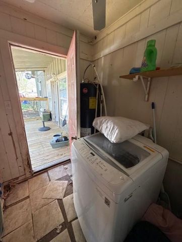 517 Giddings ST, Lexington, TX 78947