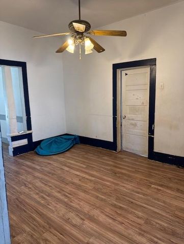 517 Giddings ST, Lexington, TX 78947