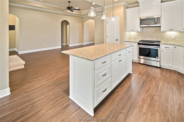 15603 Long Creek Lane, College Station, TX 77845