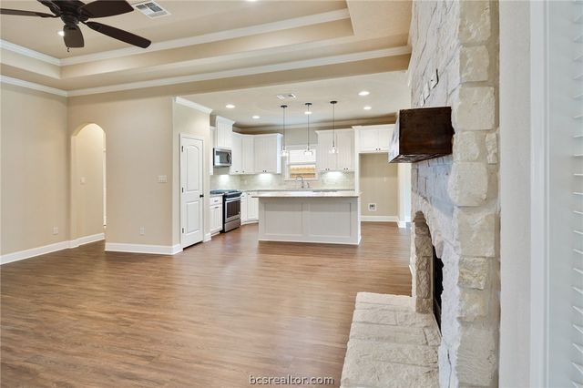 15603 Long Creek Lane, College Station, TX 77845