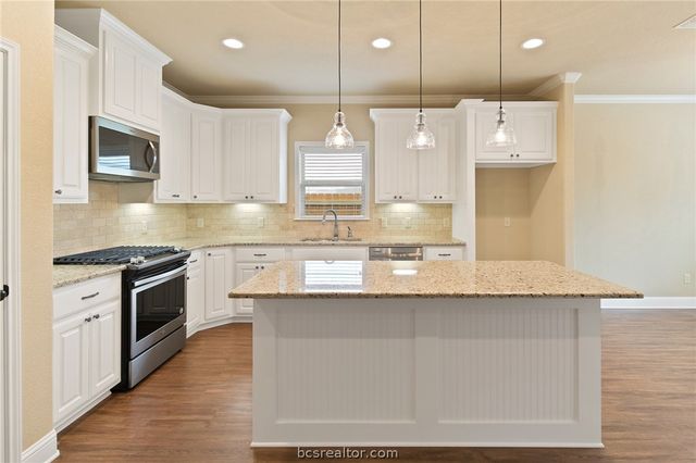 15603 Long Creek Lane, College Station, TX 77845