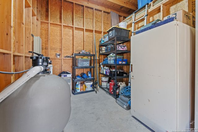 1918 County Road 467, Hondo, TX 78861