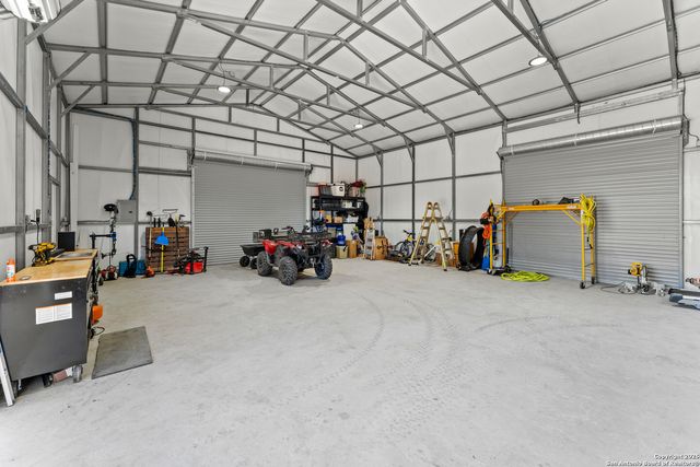 1918 County Road 467, Hondo, TX 78861