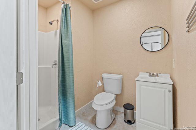 1918 County Road 467, Hondo, TX 78861