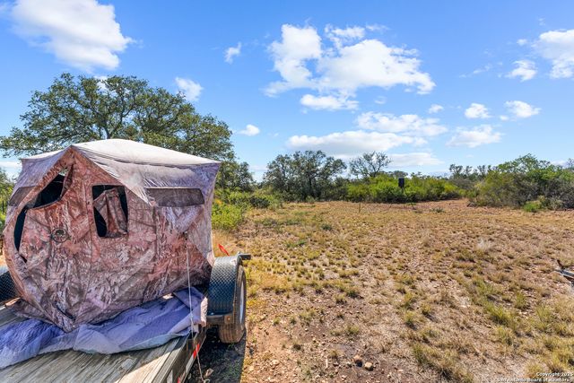 1918 County Road 467, Hondo, TX 78861