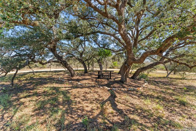 1918 County Road 467, Hondo, TX 78861