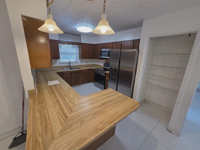 5959 Peterson Road, Fort Pierce, FL 34947