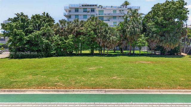10177 W Bay Harbor Dr, Bay Harbor Islands, FL 33154