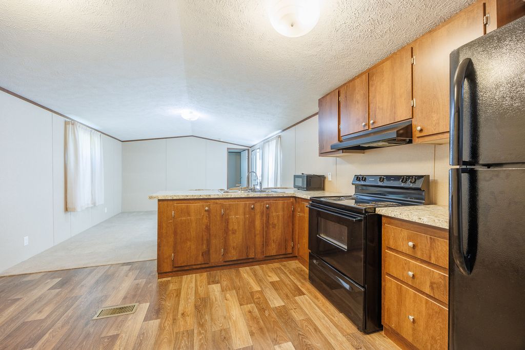 Image 4 of property listing at 1205 N Gary Street, Centralia, IL 62801