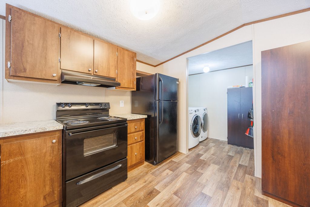 Image 5 of property listing at 1205 N Gary Street, Centralia, IL 62801