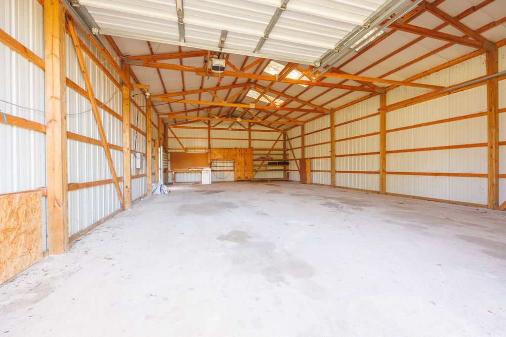 Image 10 of property listing at 1205 N Gary Street, Centralia, IL 62801