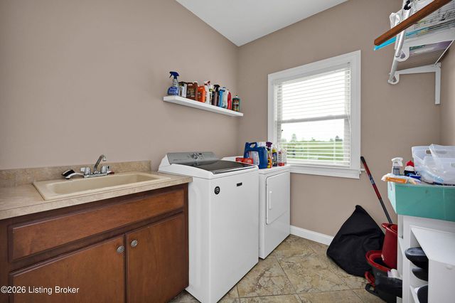 109 Remington Dr, Bardstown, KY 40004