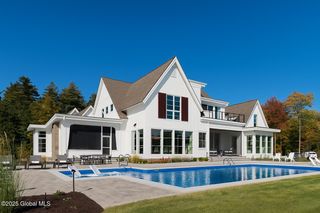4 Saratoga Farm Road Road, Malta, NY 12020