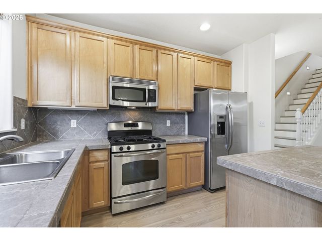 4813 Se SANDALWOOD St, Hillsboro, OR 97123