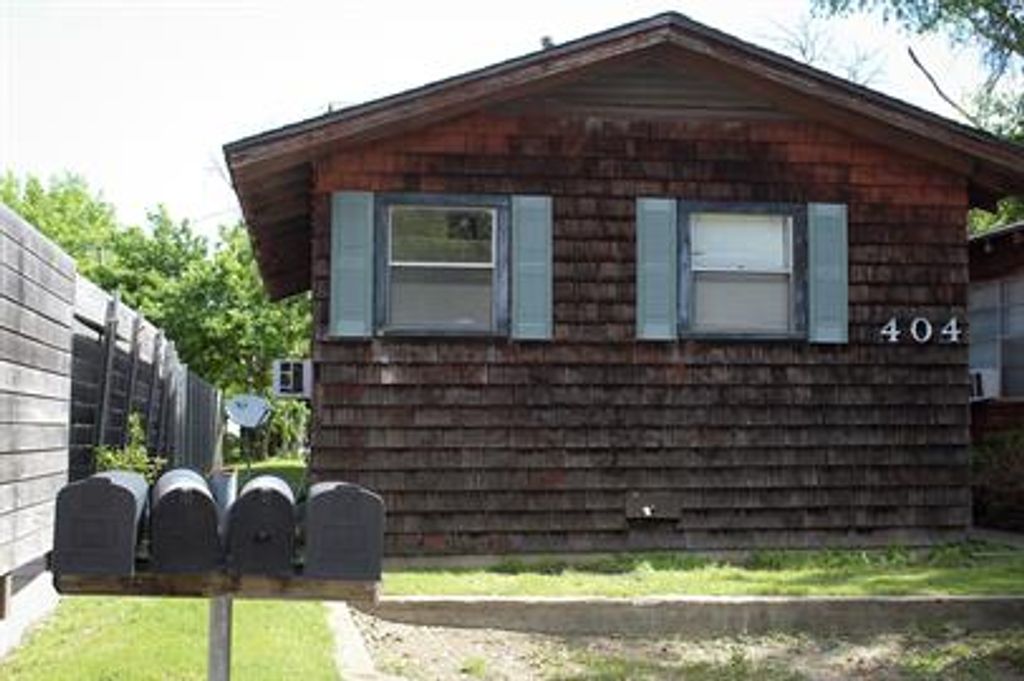 404 College Main A, College Station, TX 77840