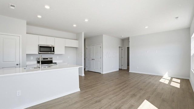 962 Sherwood Loop, Bellefontaine, OH 43311